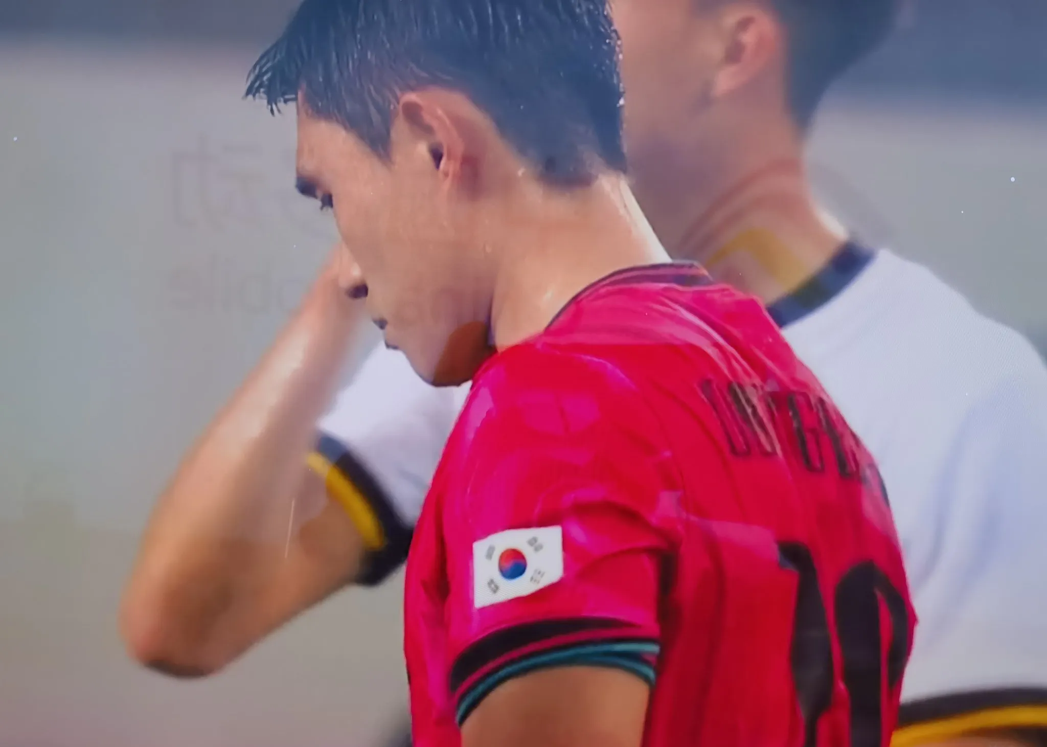 爱游戏平台-关于英超关键时刻再迎强敌，里昂状态回暖，主帅态度——球迷炸锅，医务组通报恢复的信息