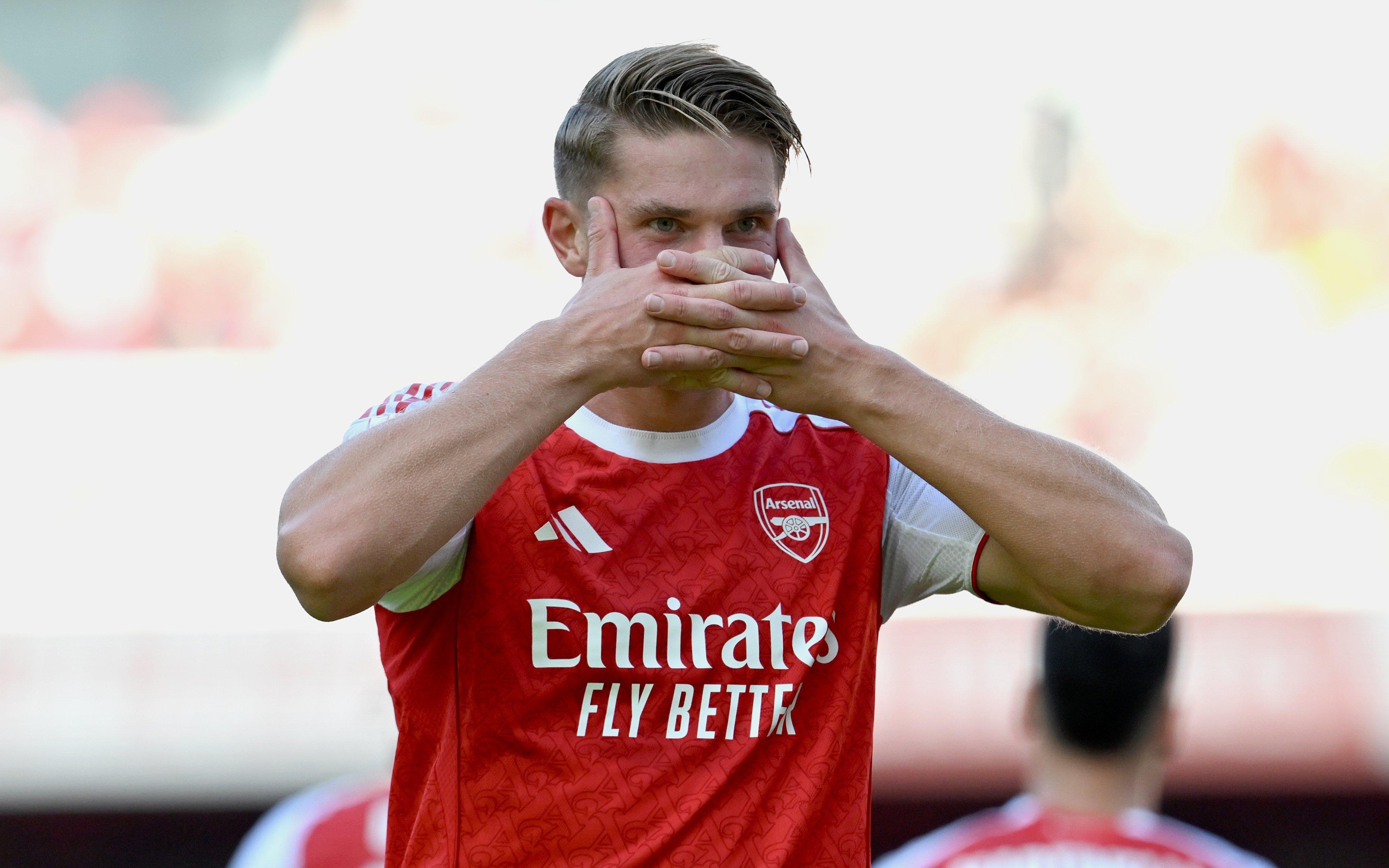 爱游戏平台-窗口期体能课后，利物浦防线松动备战NBA常规赛，态度坚定，更衣室氛围转暖